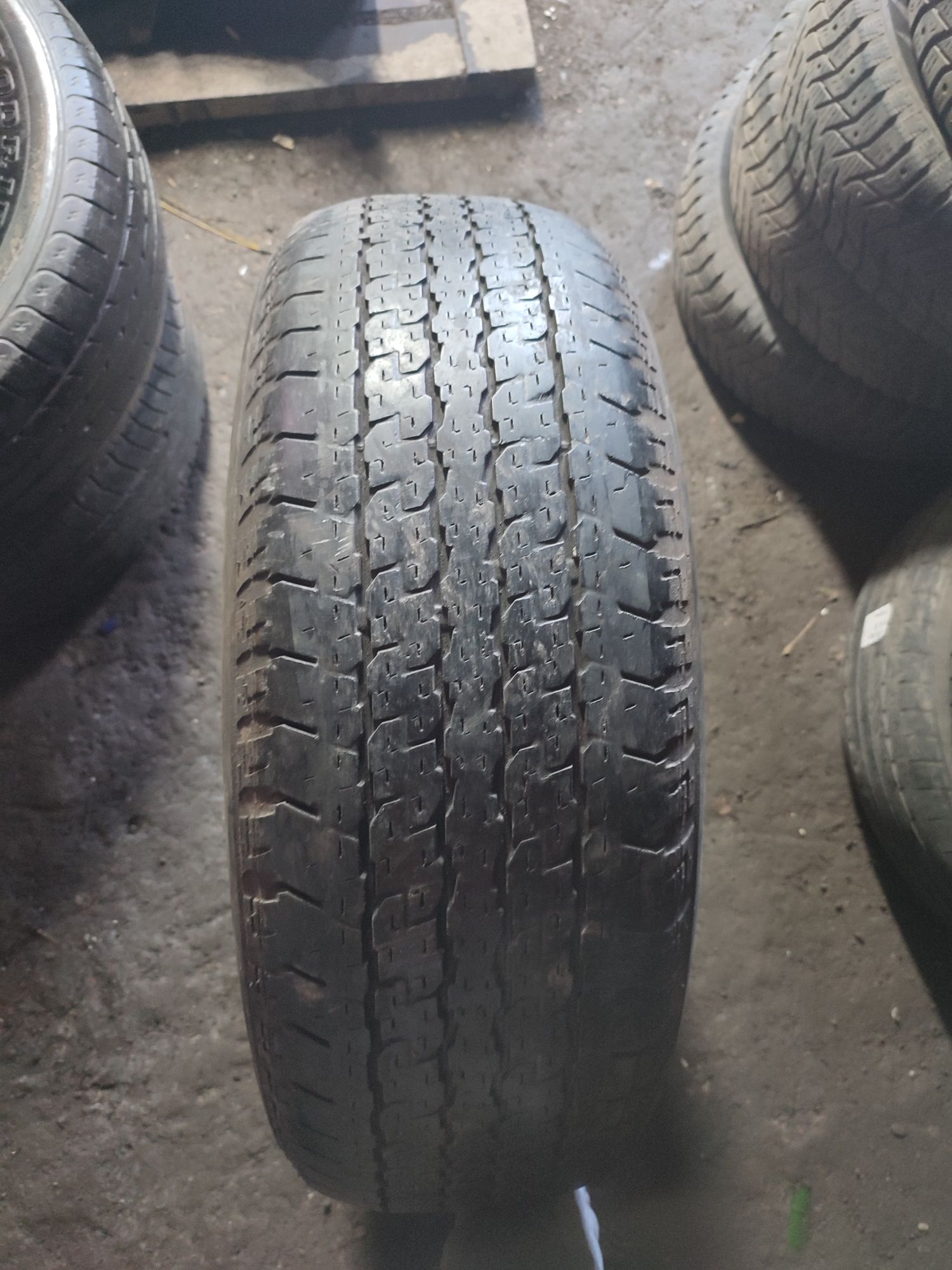 Шина безкамерка размер 265/65 R17