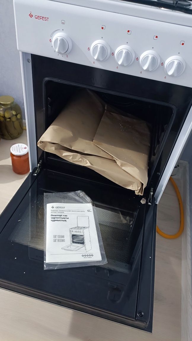 Продам новую газовую плиту