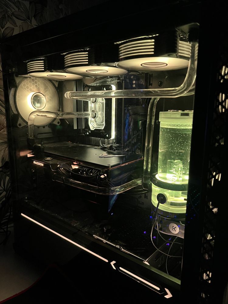 Мощный Игровой компьютер ryzen 7 5800x RX 6900xt