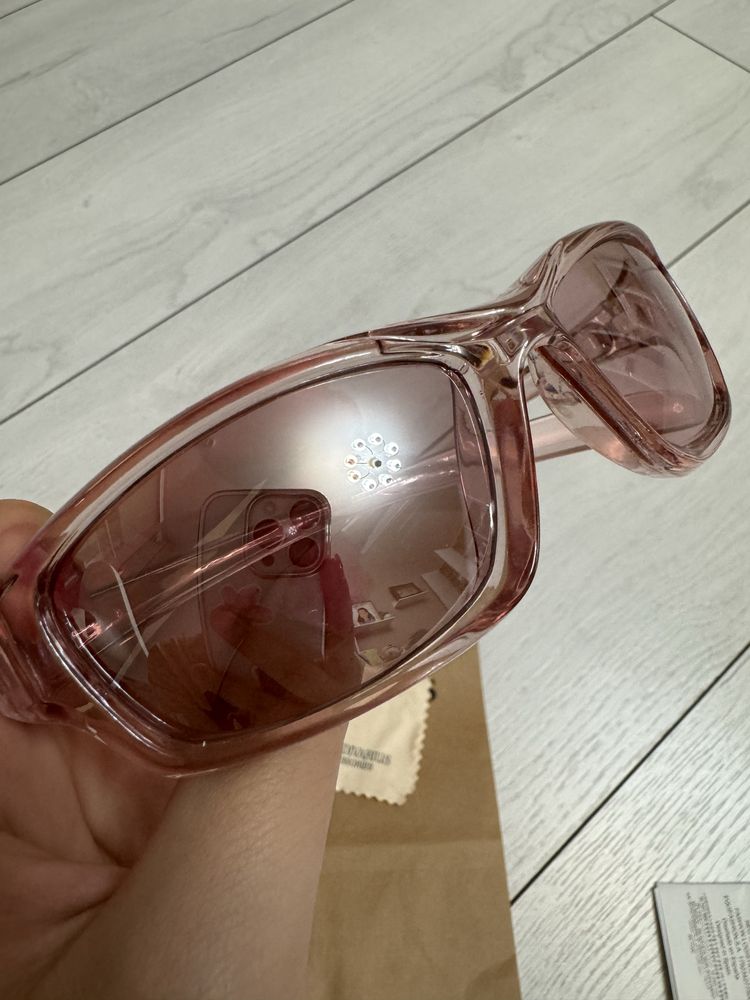 Очки розовые солнцезащитные Stradivarius