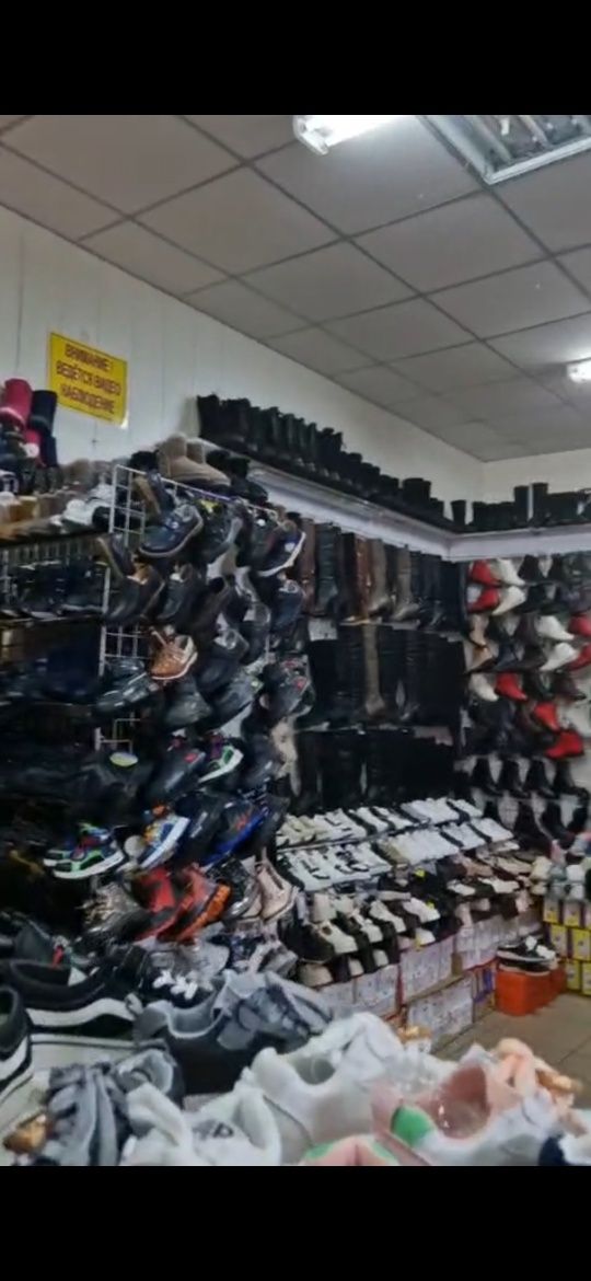 Продам нежилое помещение ( магазин)75.8 кв. с долей земельного участка