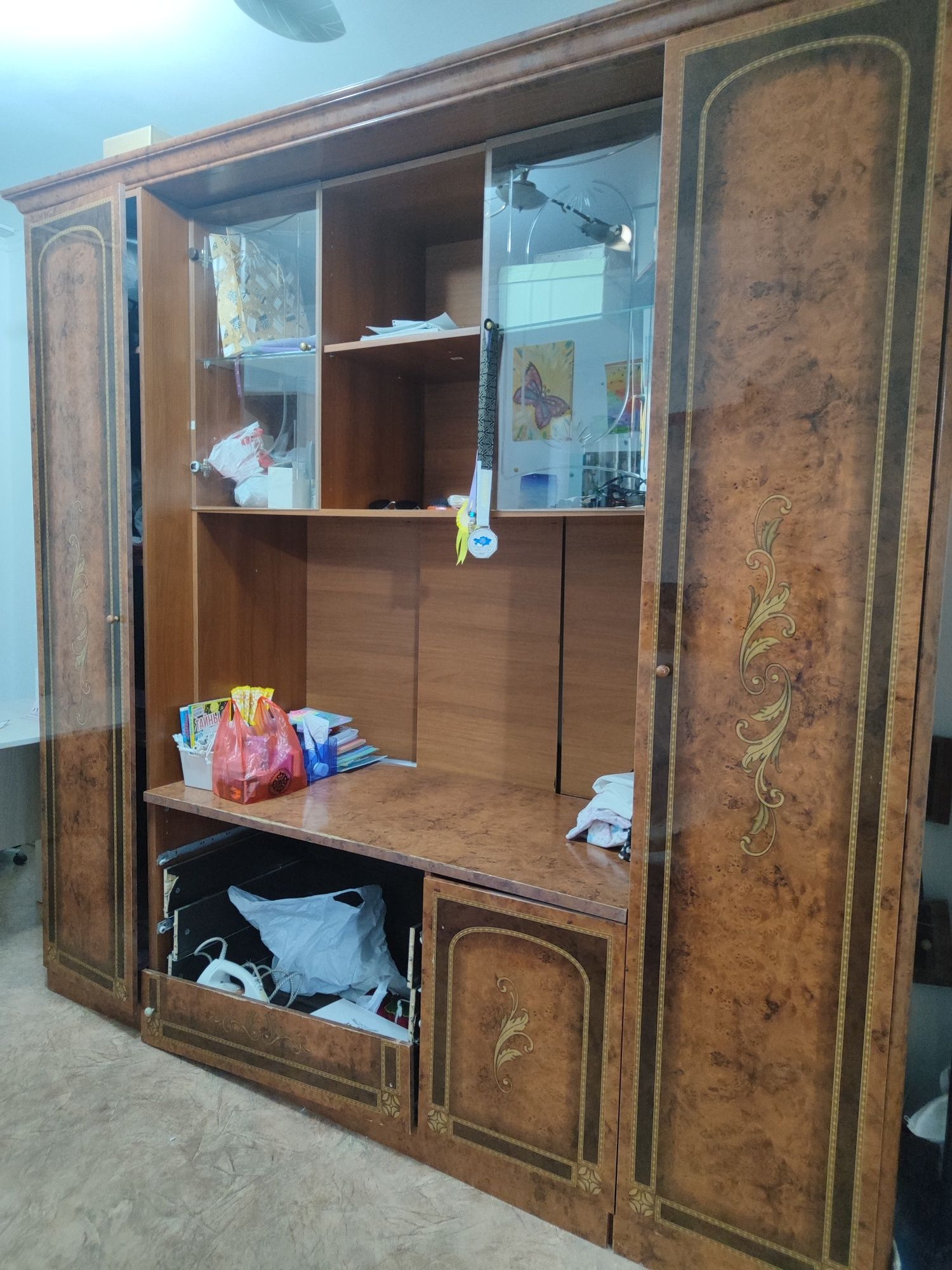 Продается шкаф..