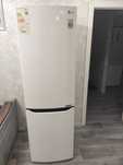 Продам Холодильник LG