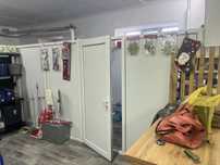Пластиковая перегородка и дверь отдельно