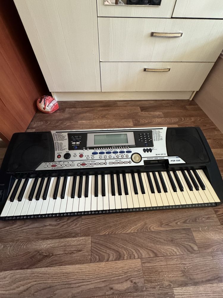 Продам синтезатор Yamaha  хорошо работает!