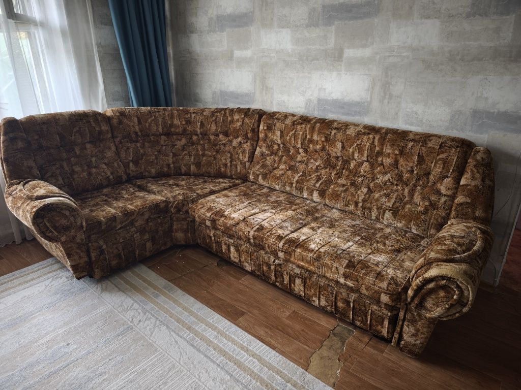 Диван отдам даром
