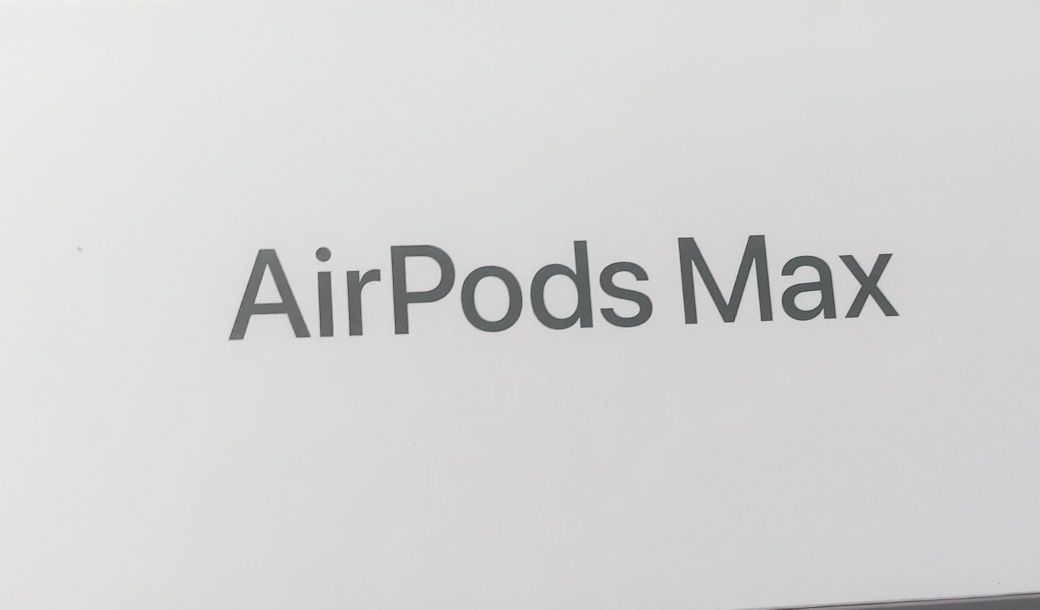 Продам новые наушники AirPods Max