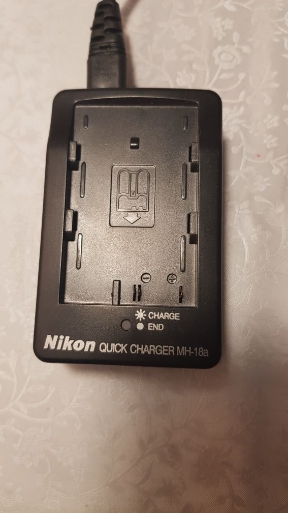 Зарядное устройство для батарейки на фотоаппарат Nicon