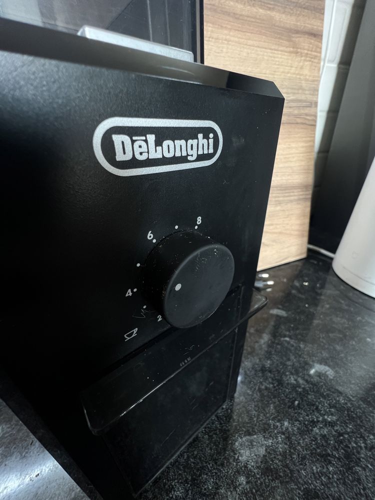 Кофемолка Delonghi