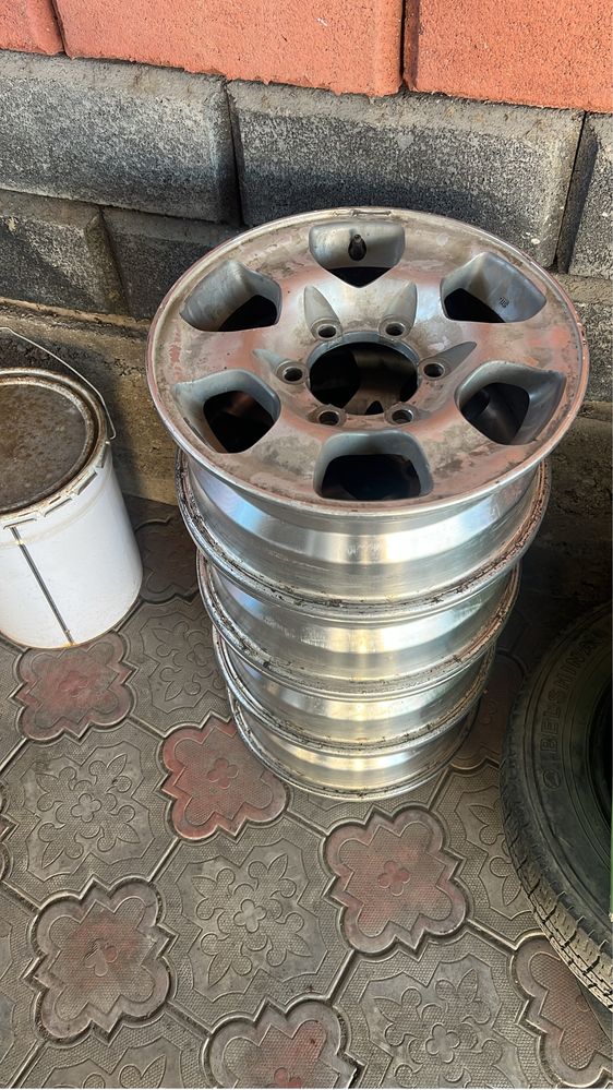 Диск с резиной 6х139.7  R15