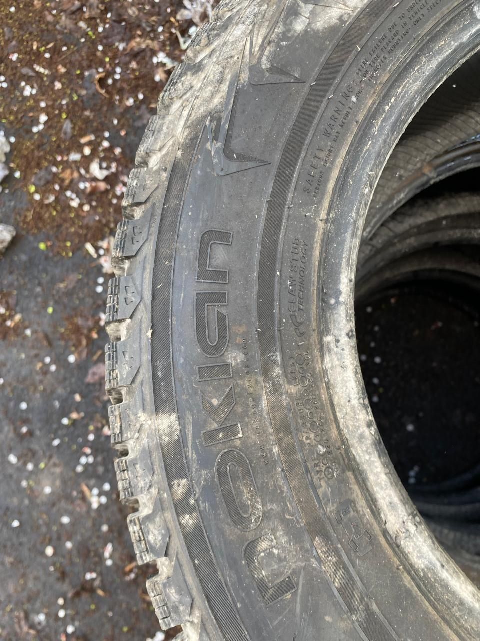 Nokian 235 60 R16 Резина зимняя комплект 4шт в хорошем состоянии