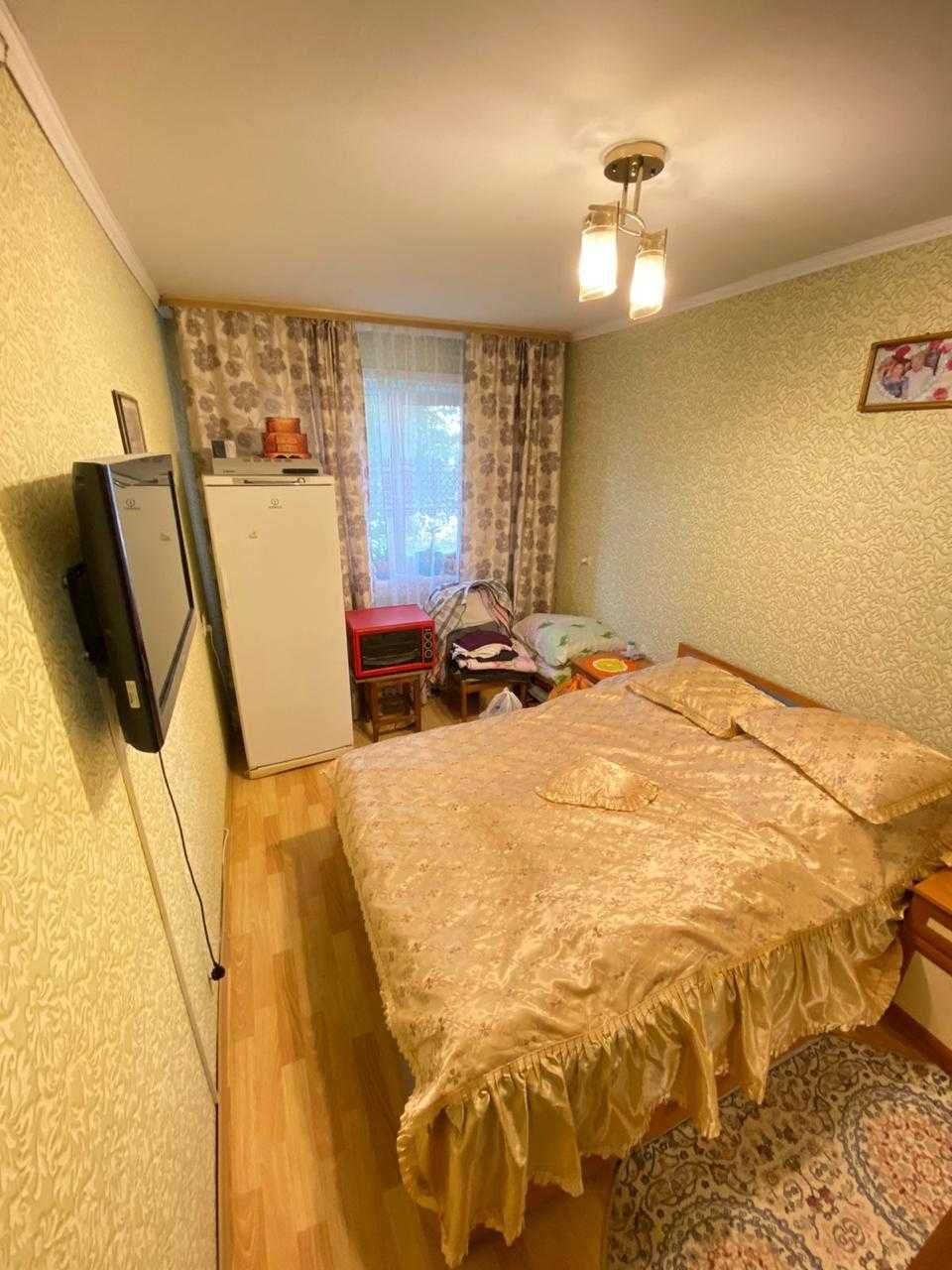 Продам 2 комнатную квартиру уютная, теплая р-н УЮТ!!!