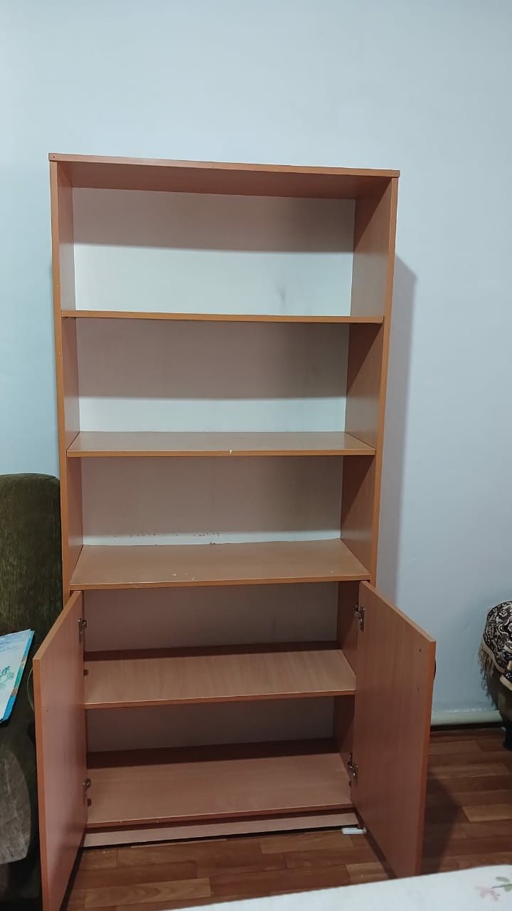 Продам деревянный шкаф