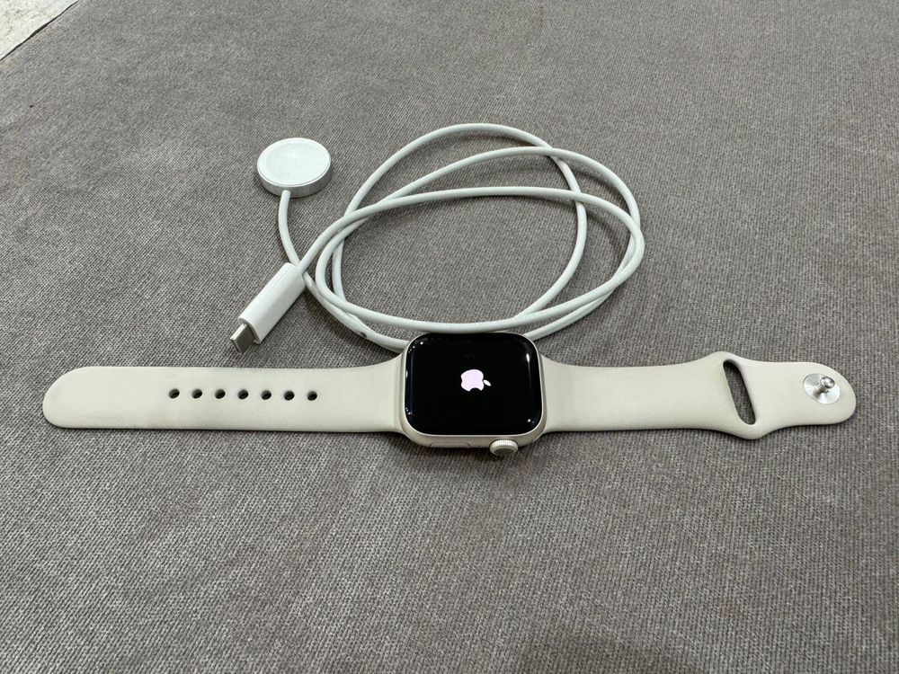 Продам Apple Watch в идеальном состоянии