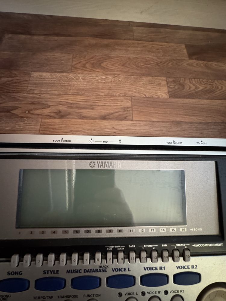 Продам синтезатор Yamaha  хорошо работает!
