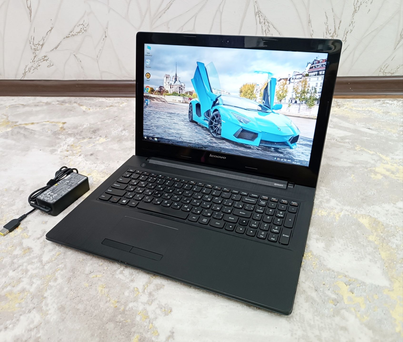 Ноутбук LENOVO в отличном состоянии.