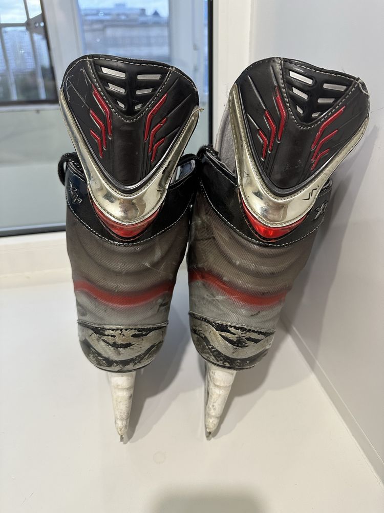 Продам коньки взрослые Bauer Vapor X 7.0 Sr