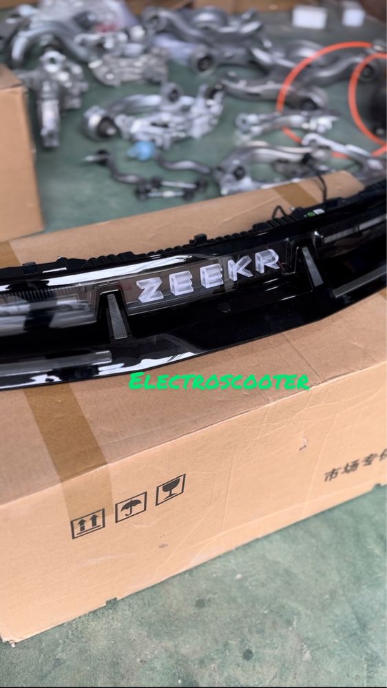 Запчасти Zeekr-X фара задняя оригинал
