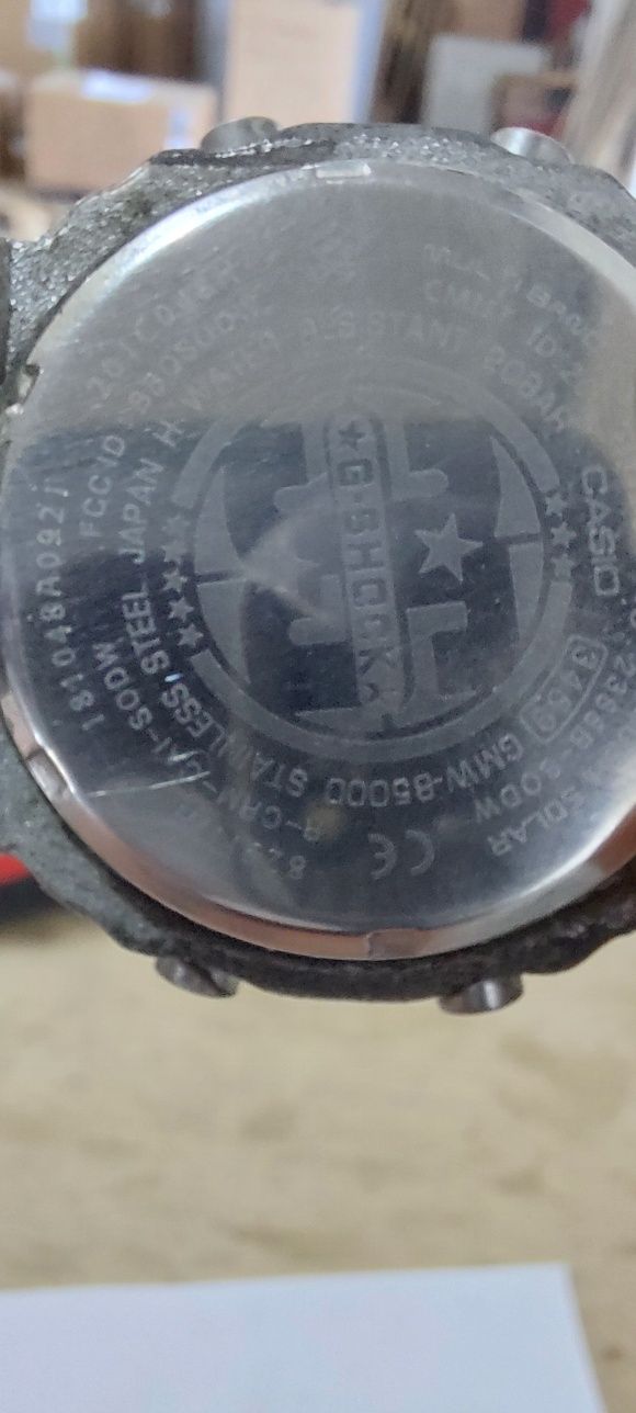 Casio g shock       .