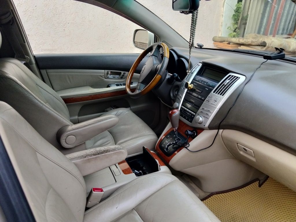 Срочно продам Лексус RX330