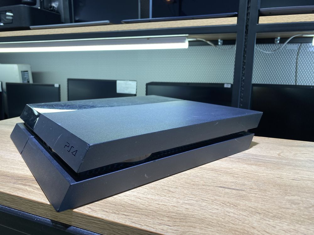 Sony PlayStation 4, Fat, 500 GB, 2 джойстика, 10436/А10