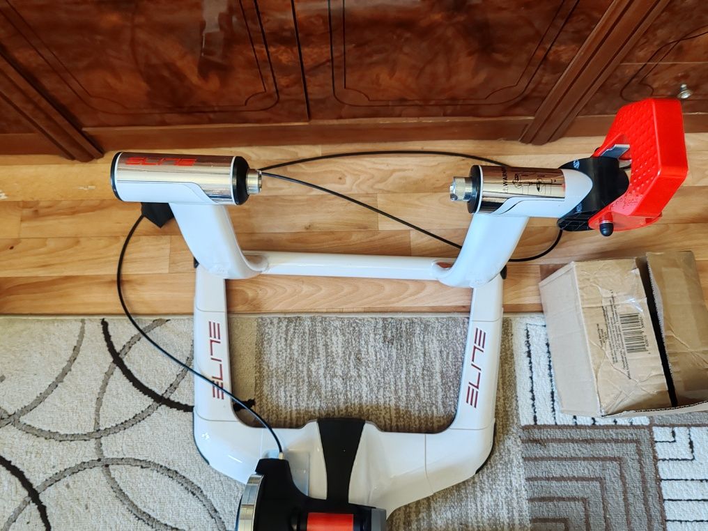 Продаю новый велотренажёр Elite Qubo Power Mag Smart B+