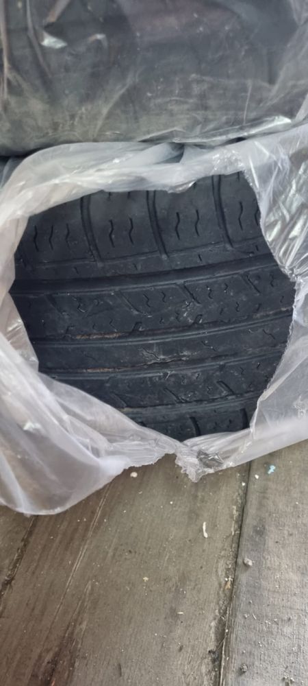Продам шины 235/60/18 летние