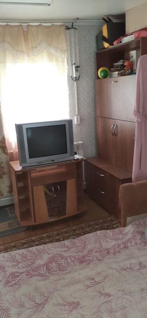 Дачный участок.с домом и постройками.