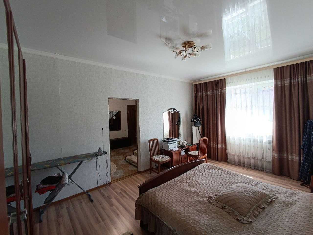Продам коттедж в районе Плазы