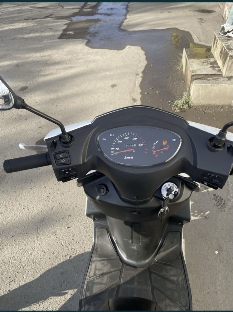 Продам скутер срочно