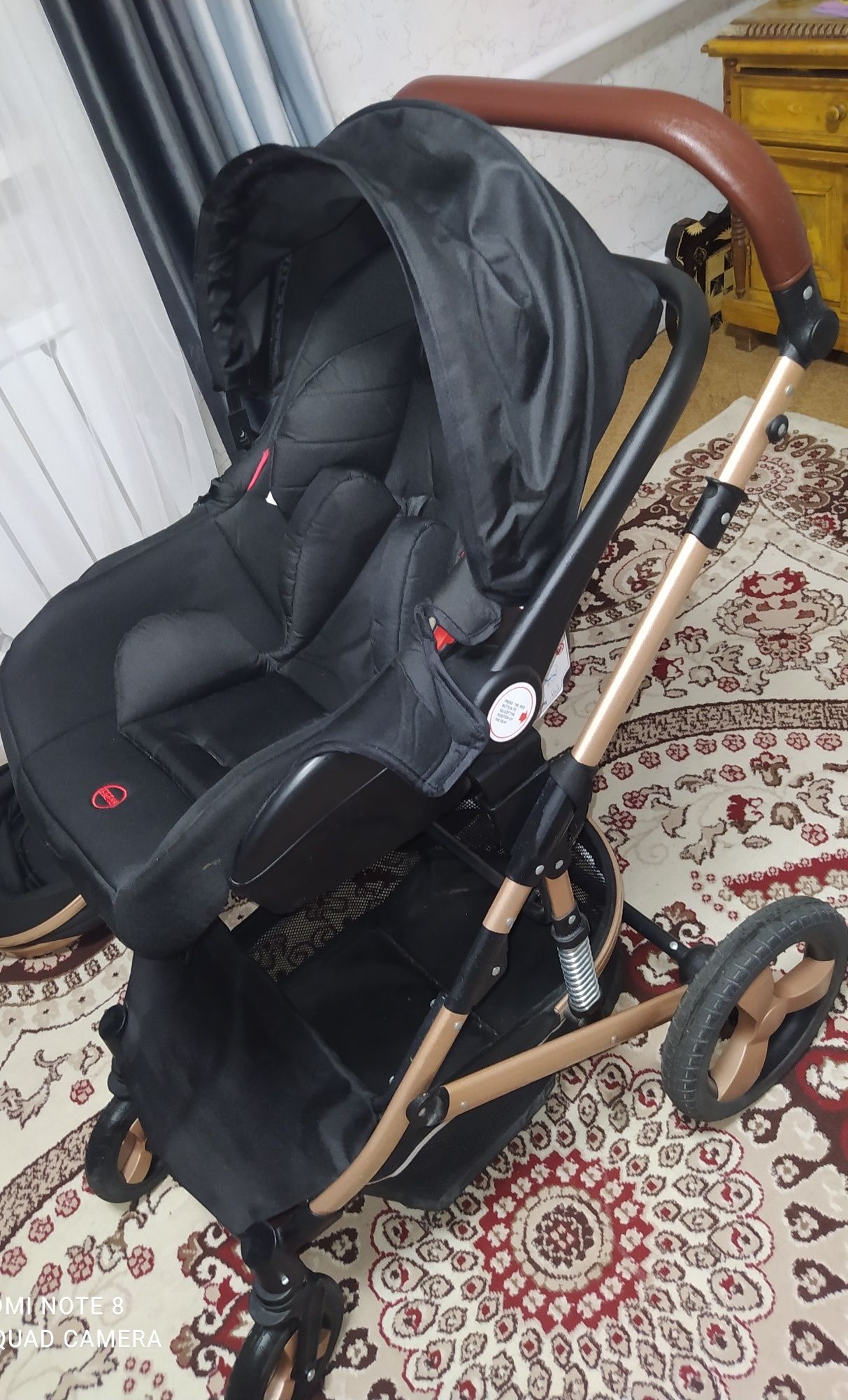 Продам коляску Teknum
Зима/лето 3в1,автолюлька
Съёмные колеса,3положен