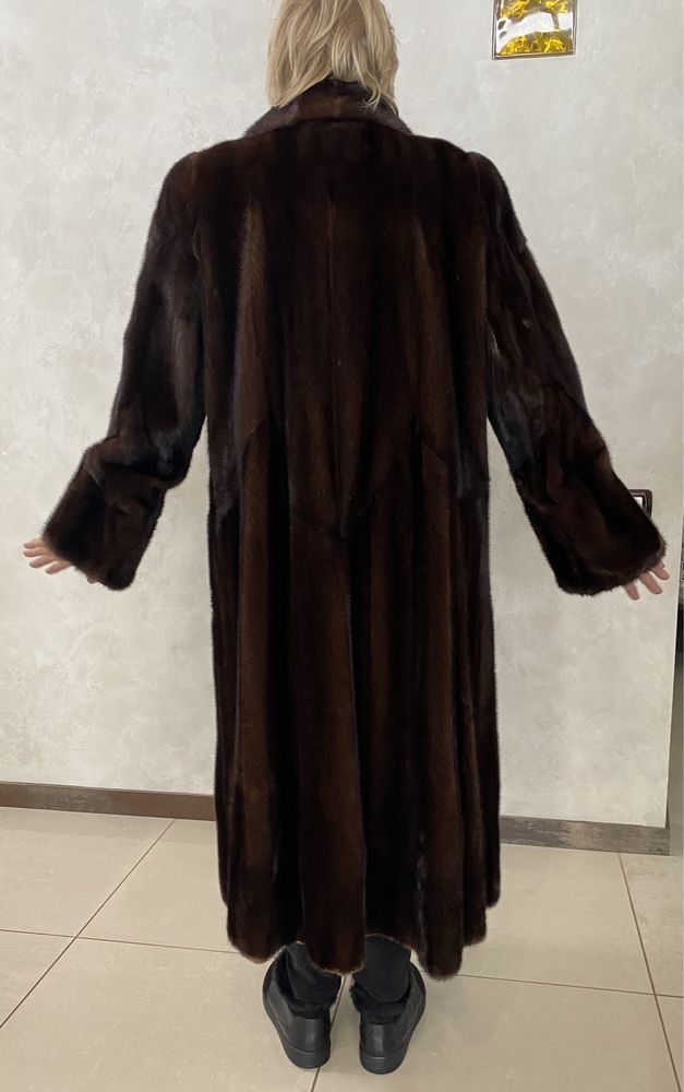 Норковая шикарная шуба Saga Mink