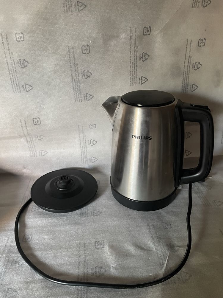 продам электро чайник Philips