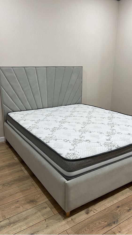 Продам новый кровать  без матраса