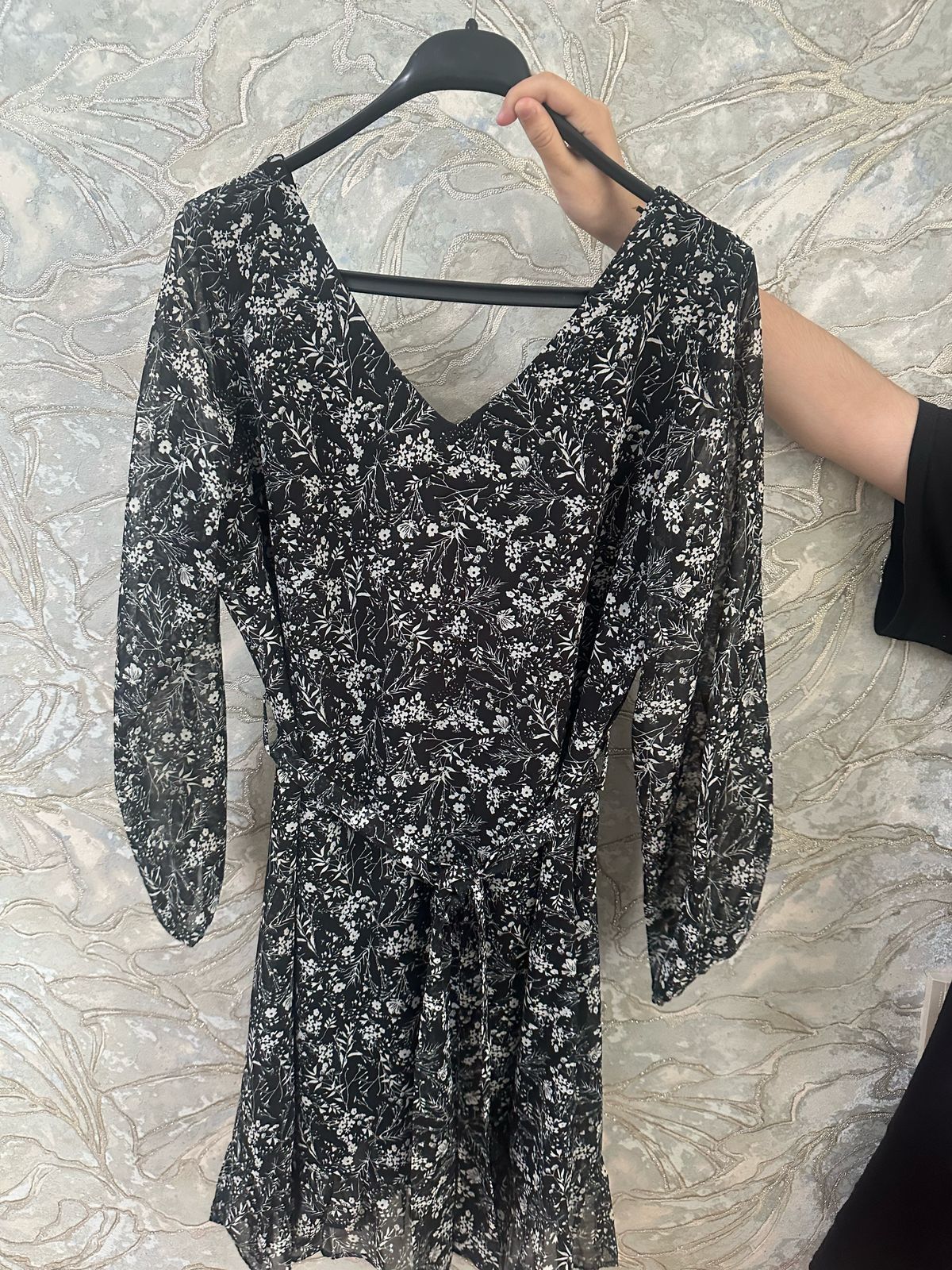 Продам б/У Женские платья