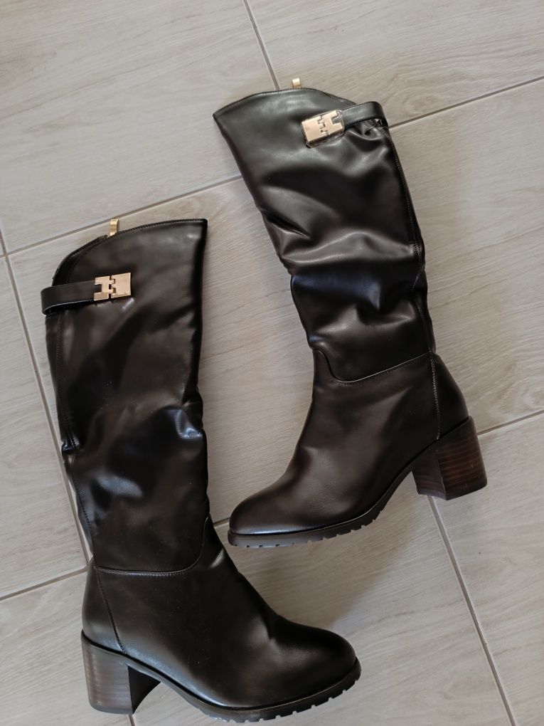 Продам зимние сапоги
