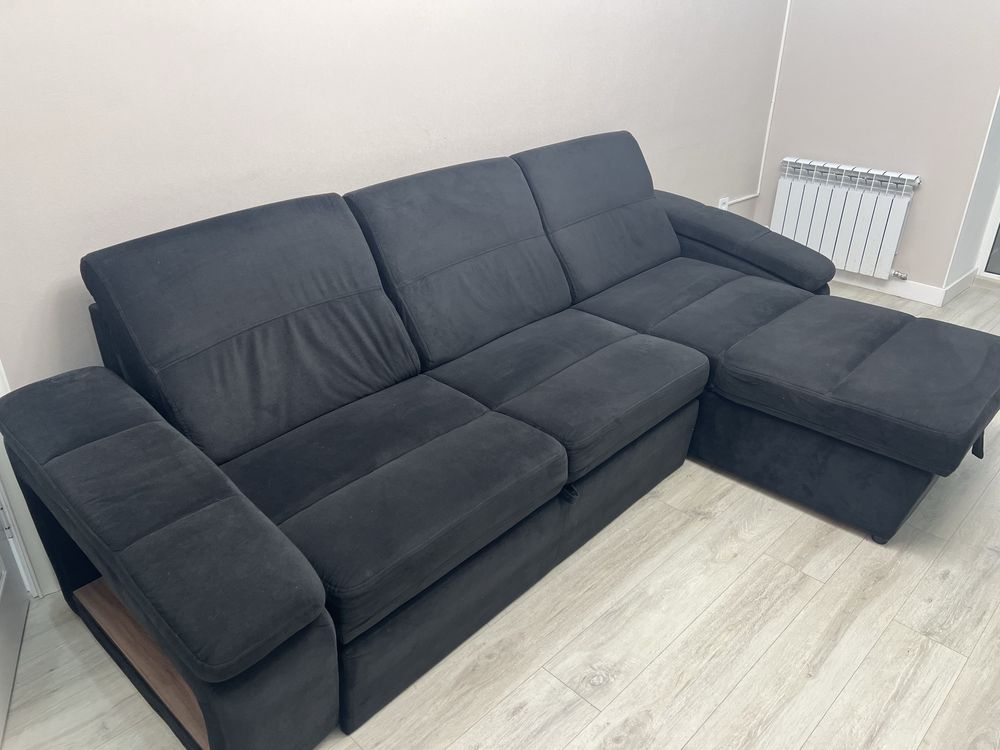 Продам диван 2.5 метров графитового цвета