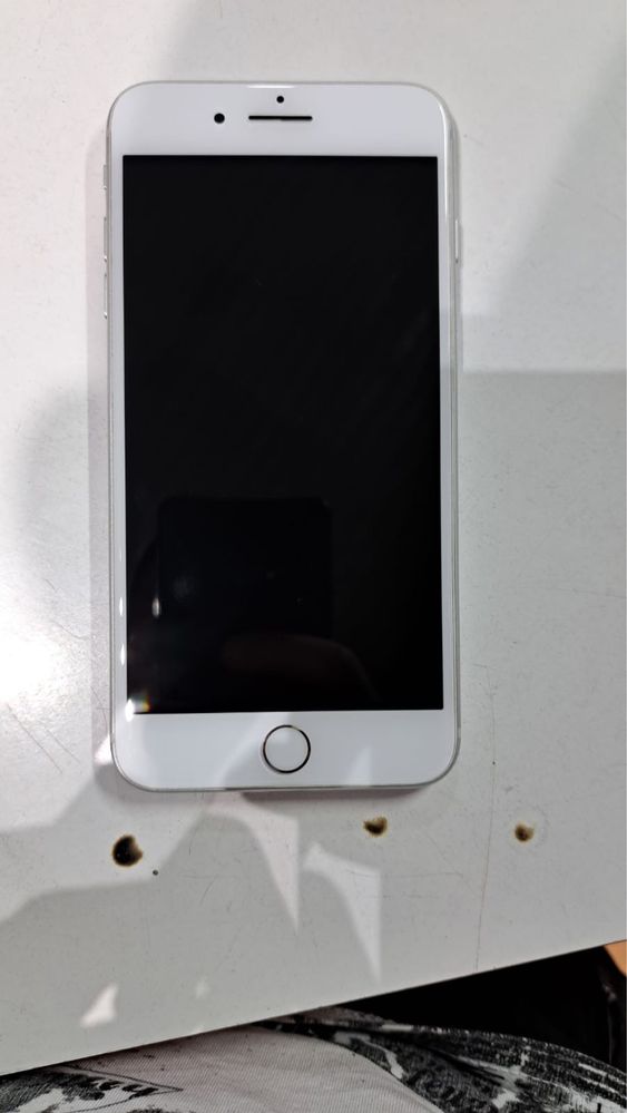 Продам Iphone 8+ 64gb