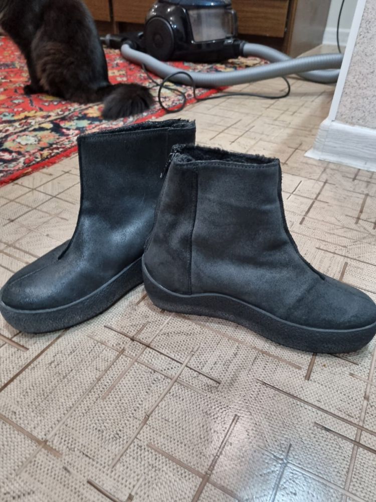 продам женские зимние ботинки