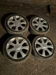 Продам шины 215/45 r17. Липучка. В хорошем состояний