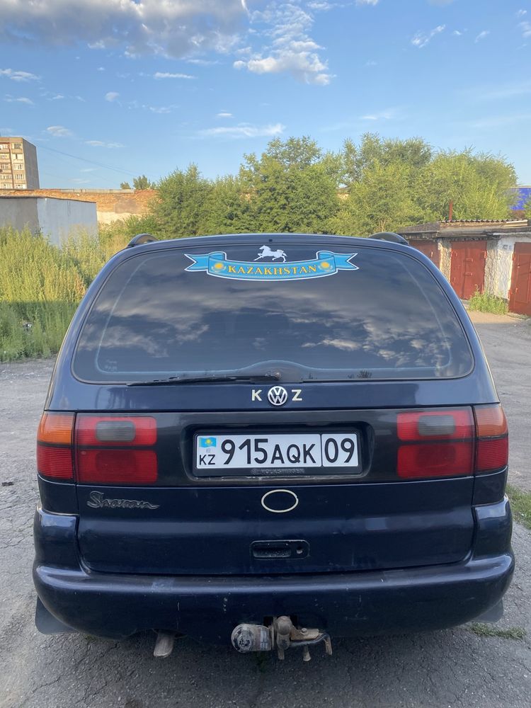 Volkswagen Sharan в хоршем состоянии