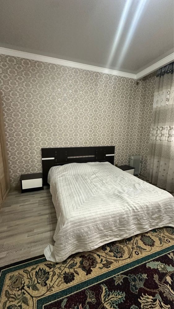 Продаётся шкаф-купе с зеркалом в подарок кровать с тумбами
