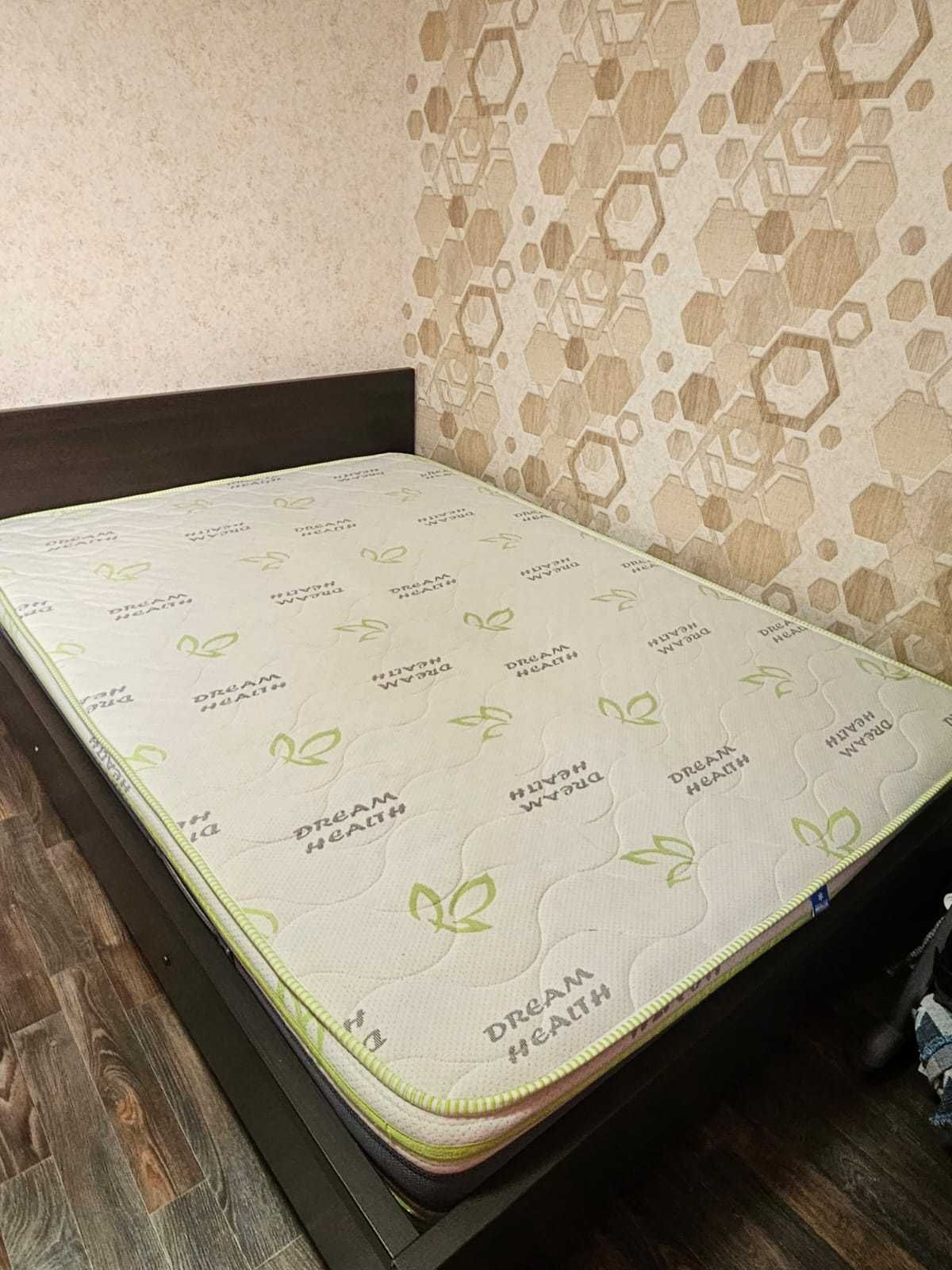Продам кровать в хорошем состоянии б\у.