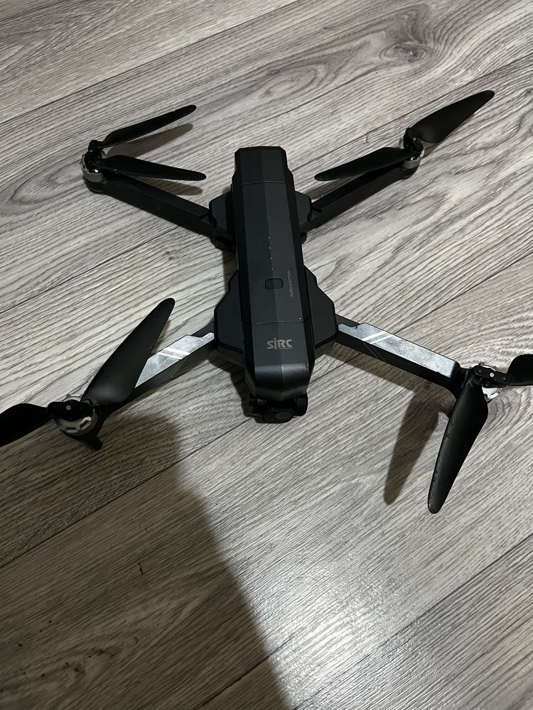 Продам дрон с камерой Full HD (Wi-Fi, F2.15 100° FOV)