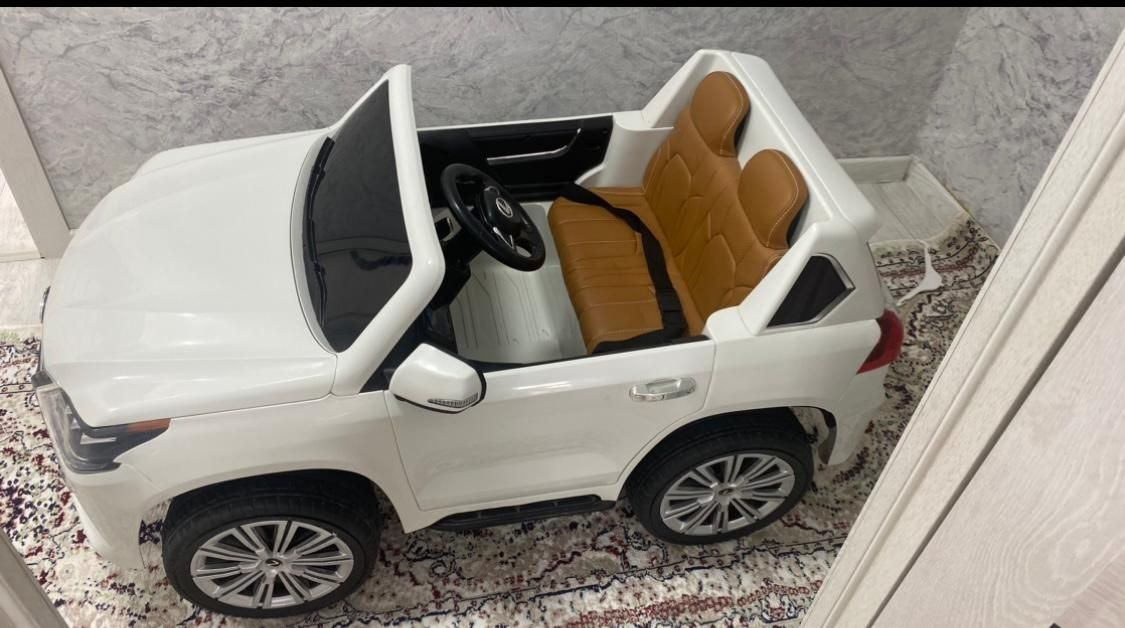 Продам электромобиль детский Lexus