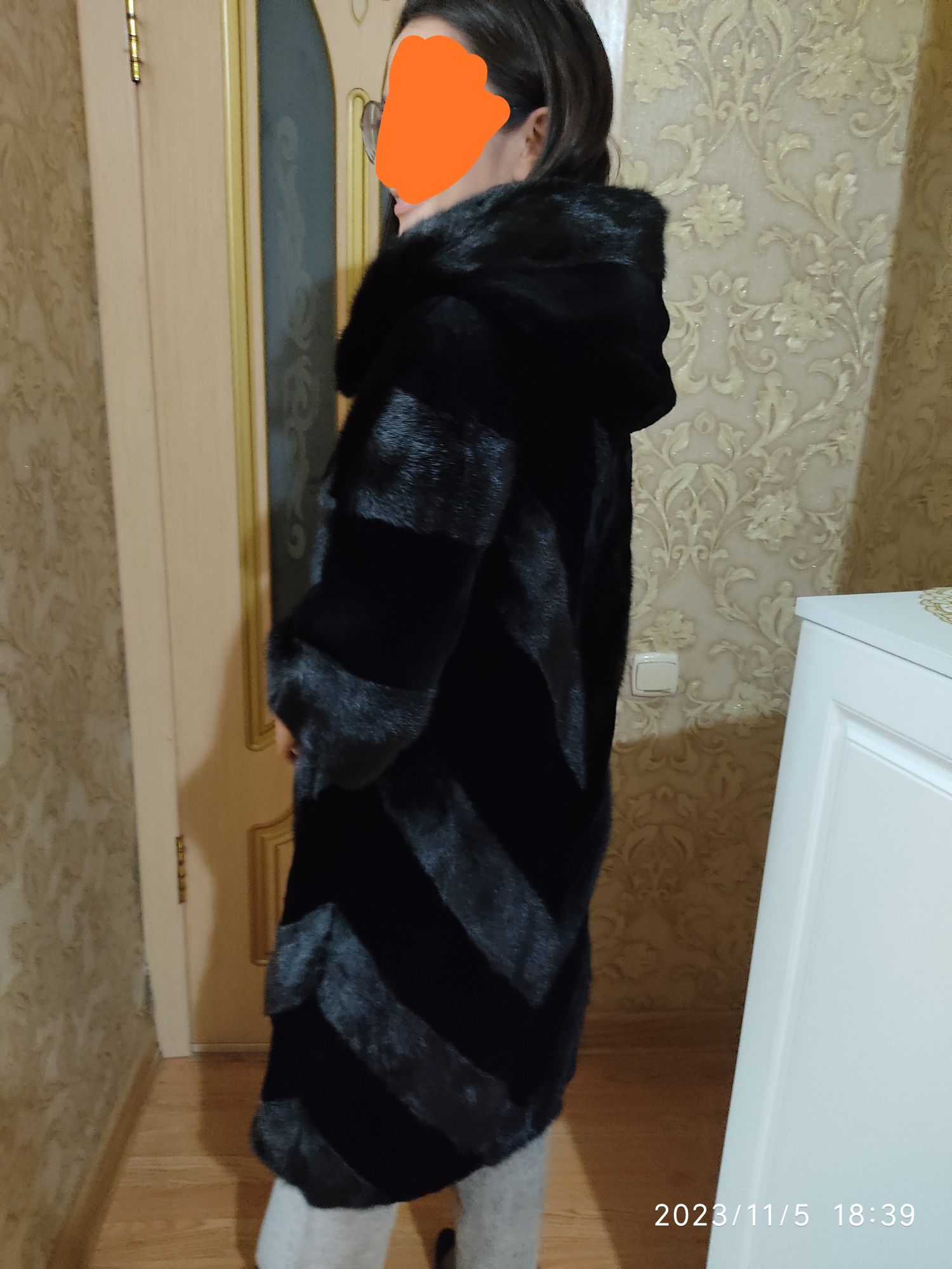 Шуба норковая черного цвета