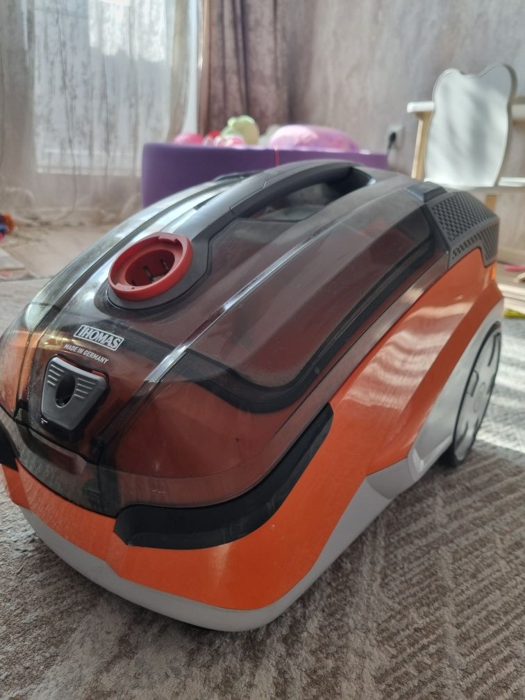 Продам пылесос TOMAS