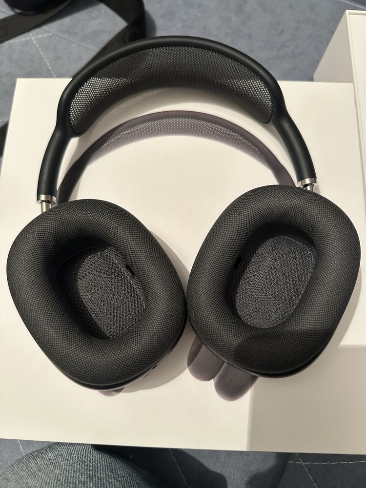 AirPods Max space gray