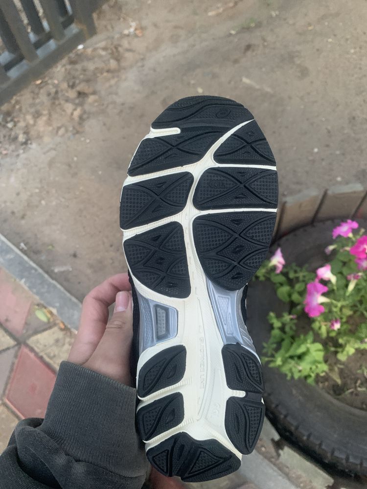 продам asics Gel-Nyc