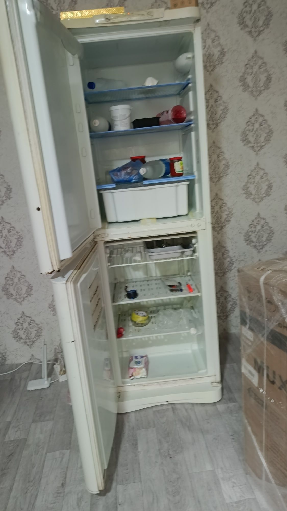 Отдам даром - холодильник
